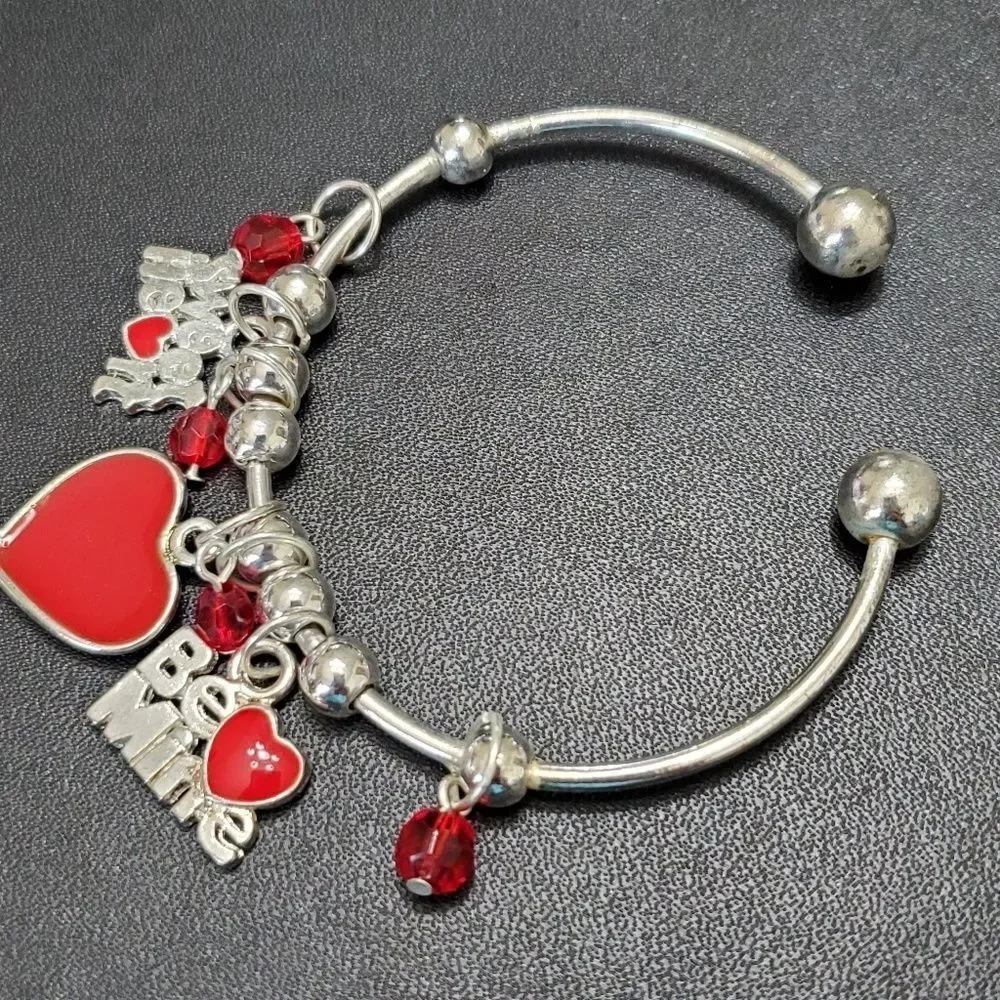 Child's silver tone valentine bracelet 6